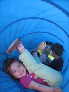 Play Tunnel